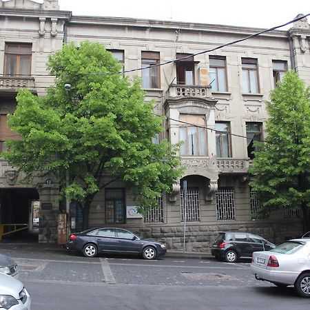 Apartment In Purtseladze Street ティビリシ エクステリア 写真