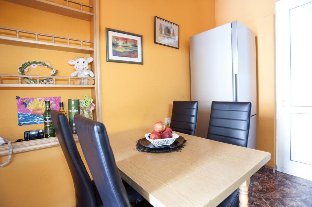 Apartment In Purtseladze Street ティビリシ エクステリア 写真