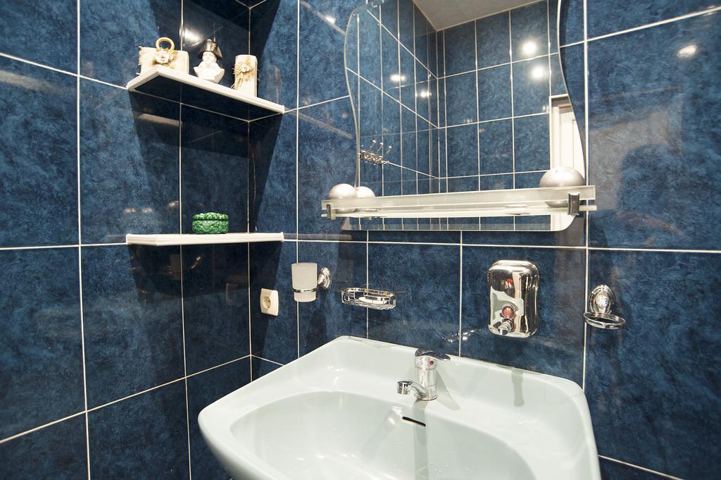 Apartment In Purtseladze Street ティビリシ エクステリア 写真