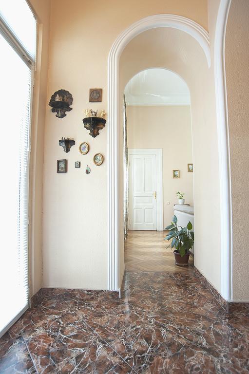 Apartment In Purtseladze Street ティビリシ エクステリア 写真