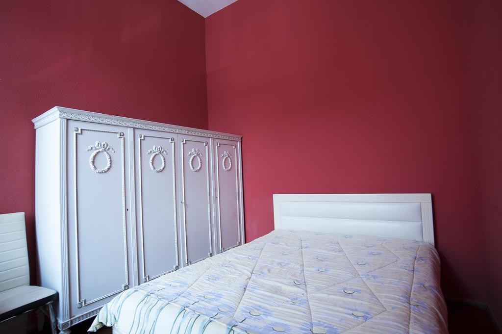 Apartment In Purtseladze Street ティビリシ エクステリア 写真
